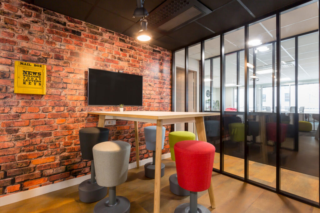 Office_Concept_Tech_up1_12-1600x1067