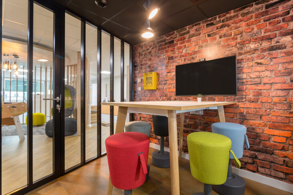 Office_Concept_Tech_up1_13-1600x1067