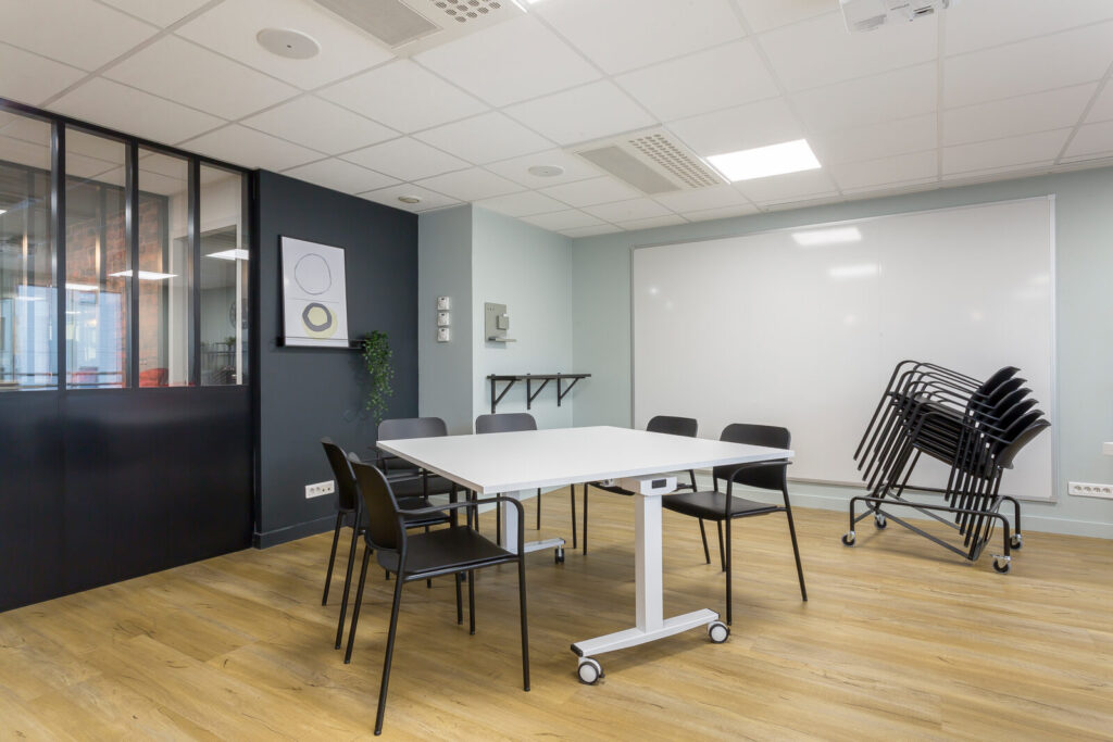 Office_Concept_Tech_up1_2-1600x1067