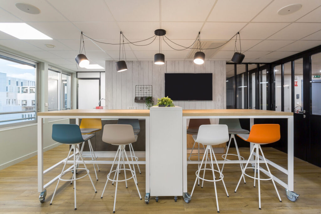 Office_Concept_Tech_up1_4-1600x1068