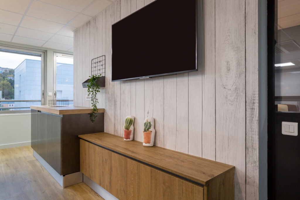 Office_Concept_Tech_up1_6-1600x1067