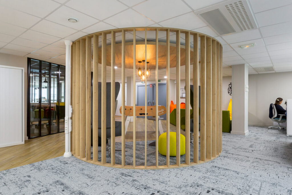 Office_Concept_Tech_up1_9-1600x1067