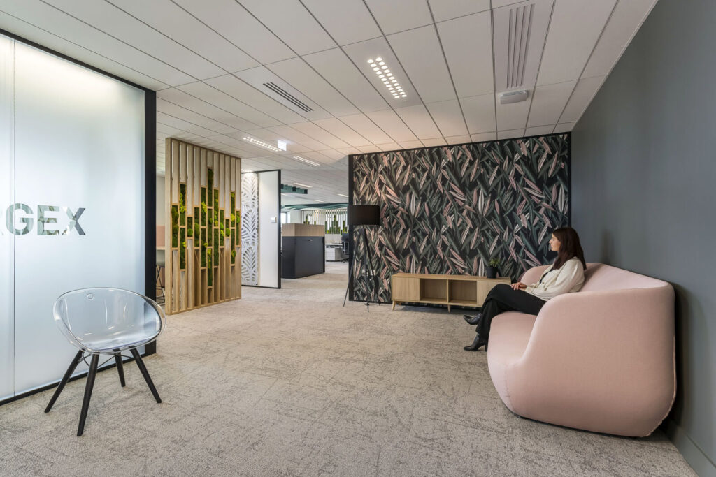 OfficeConcept-Innergex-2-Entree-VI-HD-1-1600x1067