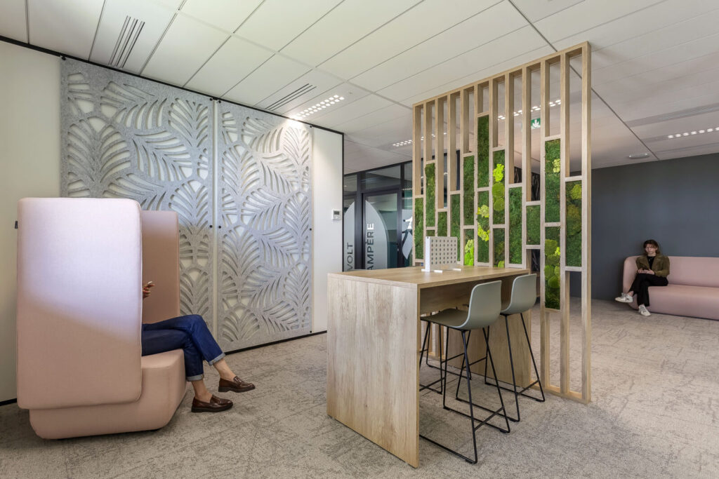 OfficeConcept-Innergex-2-Entree-VI-HD-6-1600x1067