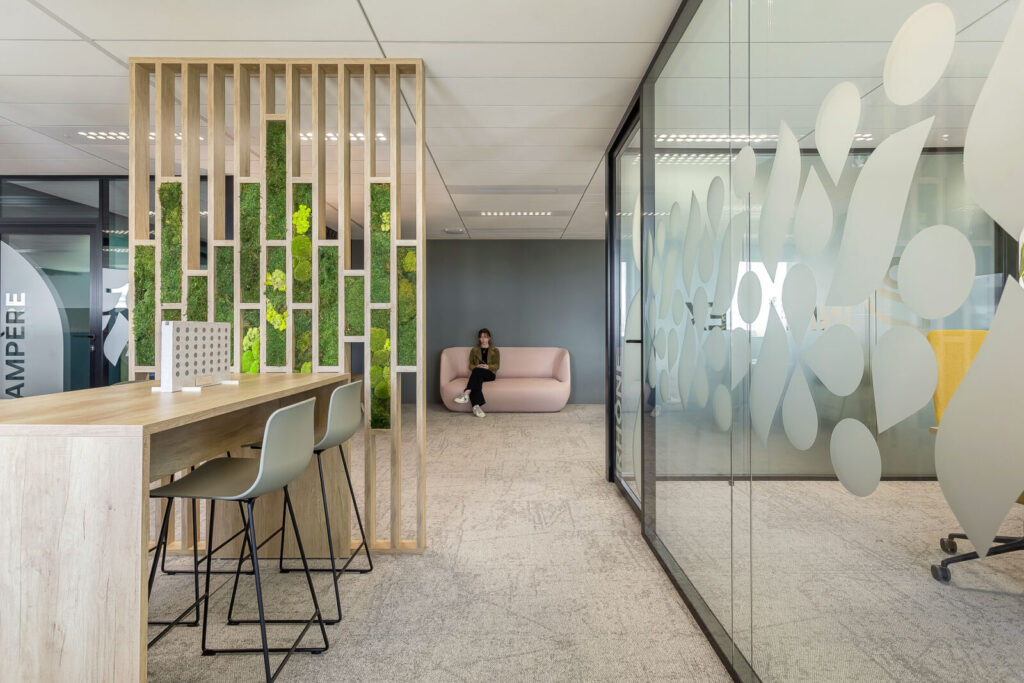 OfficeConcept-Innergex-2-Entree-VI-HD-7-1600x1067