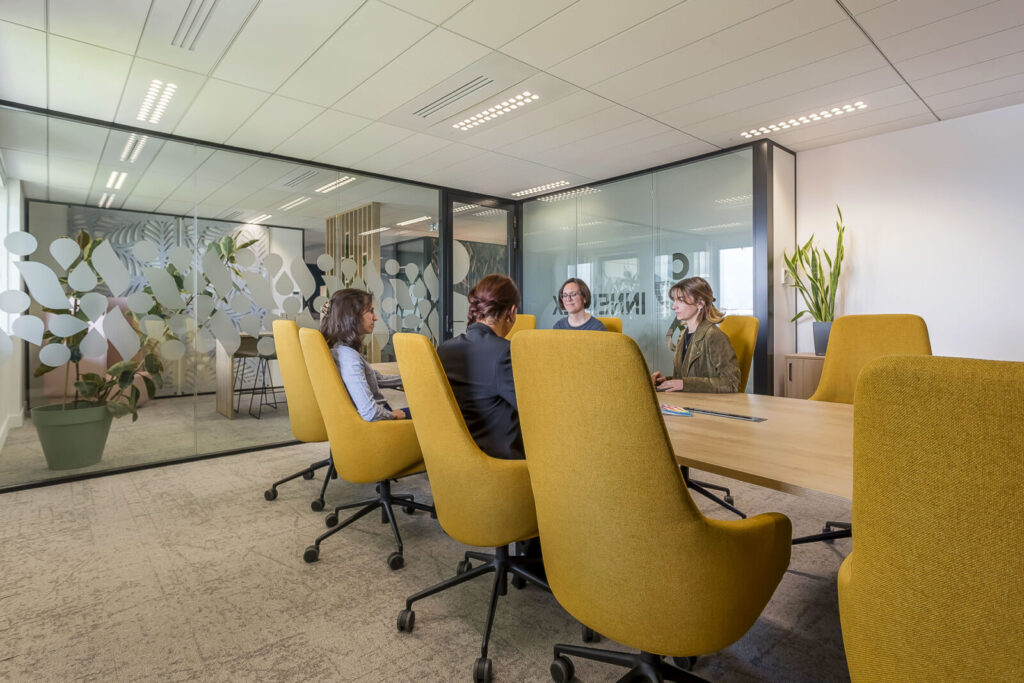OfficeConcept-Innergex-2-Reunion-VI-HD-3-1600x1067