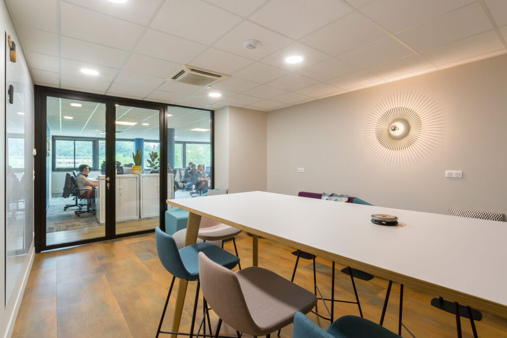 Office_Concept_R_Tone_10-1600x1067