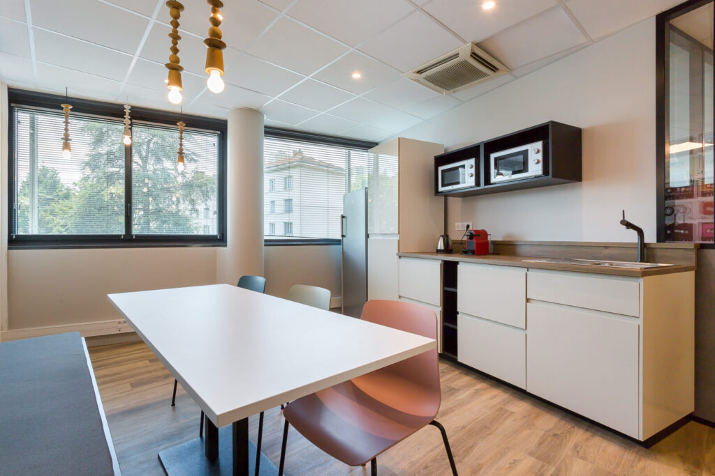 Office_Concept_R_Tone_20-1600x1067