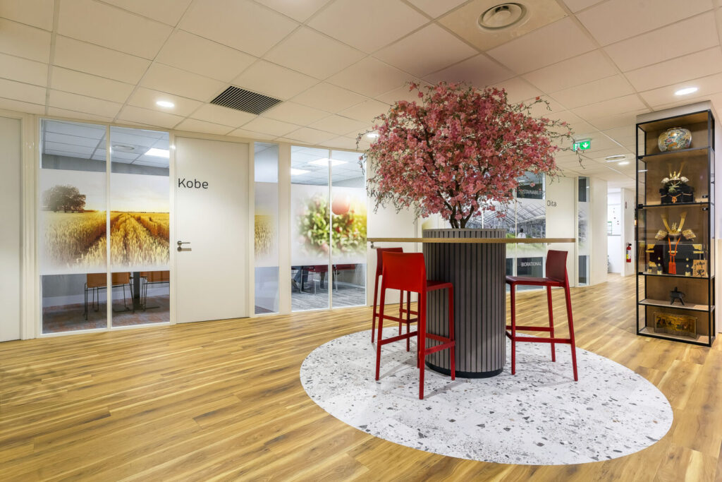 OfficeConcept-Sumitomo-Accueil-Net-6-1600x1067