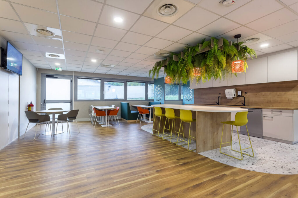 OfficeConcept-Sumitomo-Refectoire-Net-1-1400x933